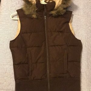 Aeropostale brown puffer vest w fur hood size med